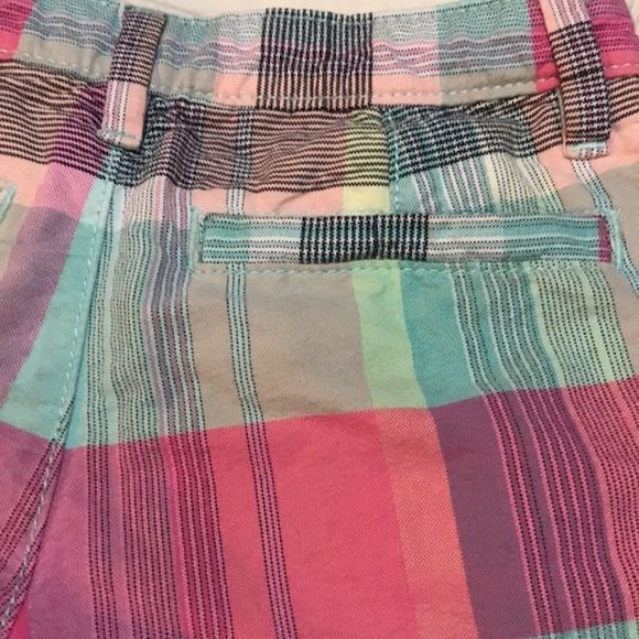🌺 GAP Kids Pjnk Multi Plaid Rolled Cuff Shorts - Picture 3 of 6